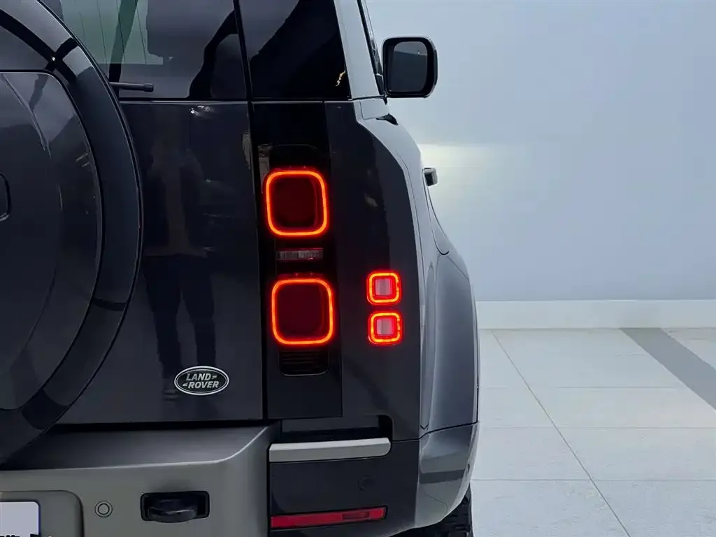 Land Rover Defender 2024 из CN, фото 2