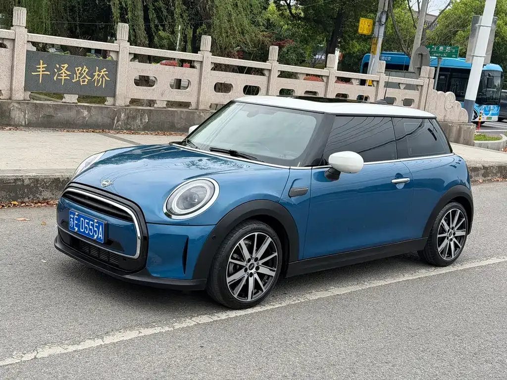 MINI Cooper (3-door) — фото 1