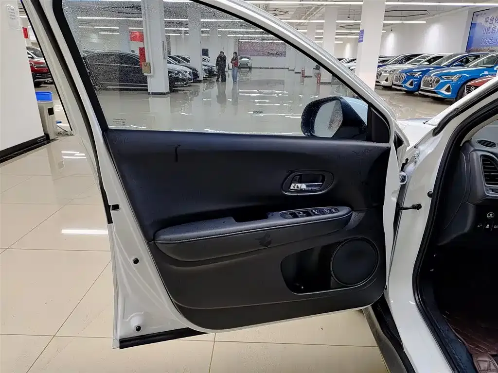 Honda Vezel 2021 из CN, фото 4