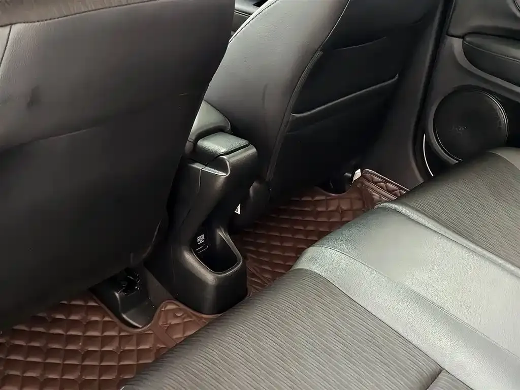 Honda Vezel 2021 из CN, фото 10