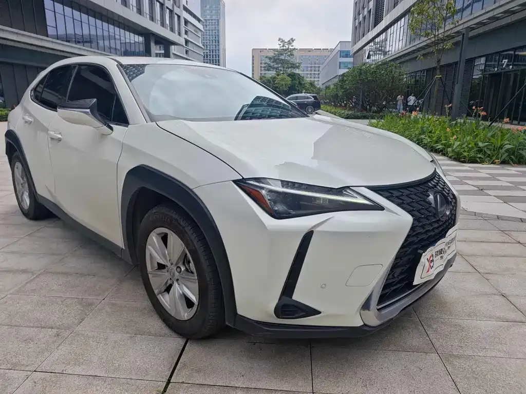 Lexus UX — фото 5