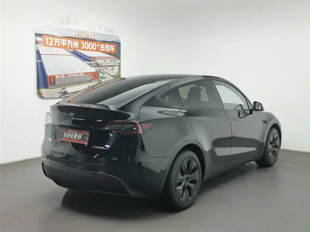 Tesla Model Y — фото 5