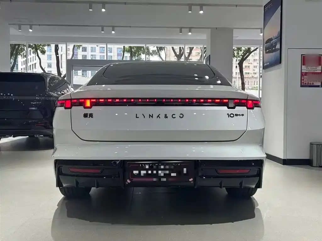 Lynk & Co 10 EM-P 2026 из CN, фото 8