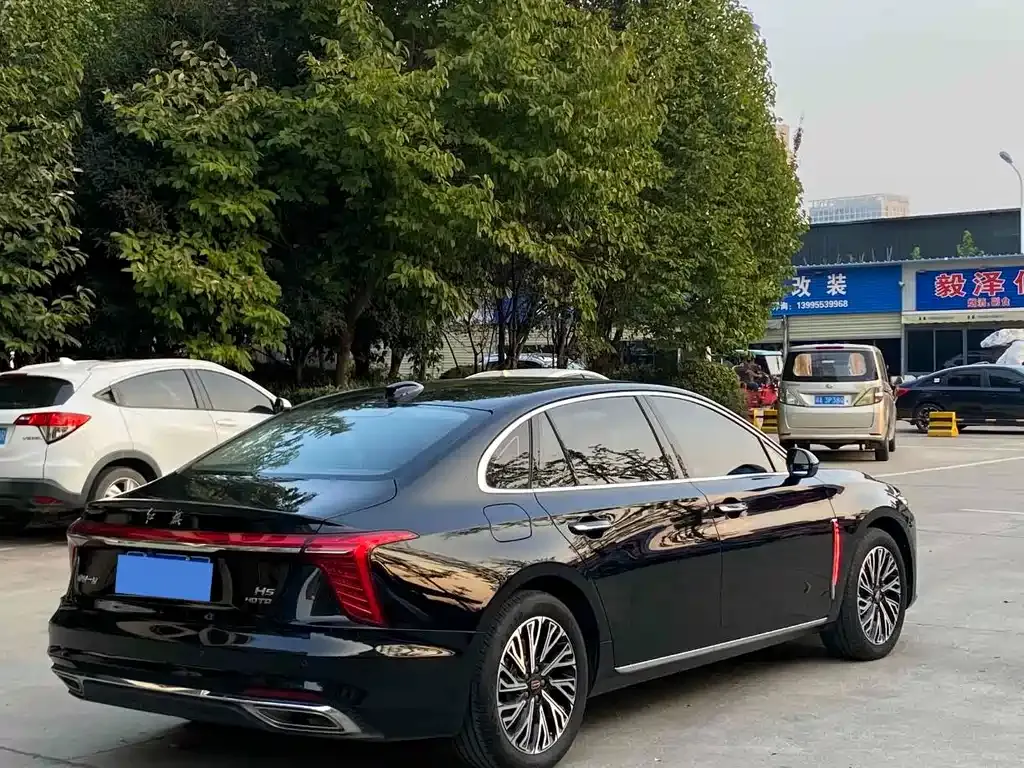 Hongqi H5 — фото 9