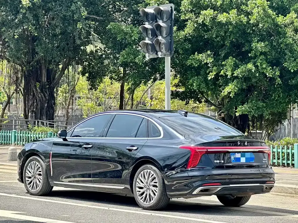 Hongqi H5 — фото 3