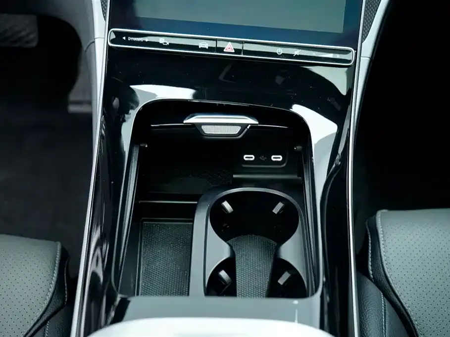 Mercedes-Benz C-Class 2023 из CN, фото 10