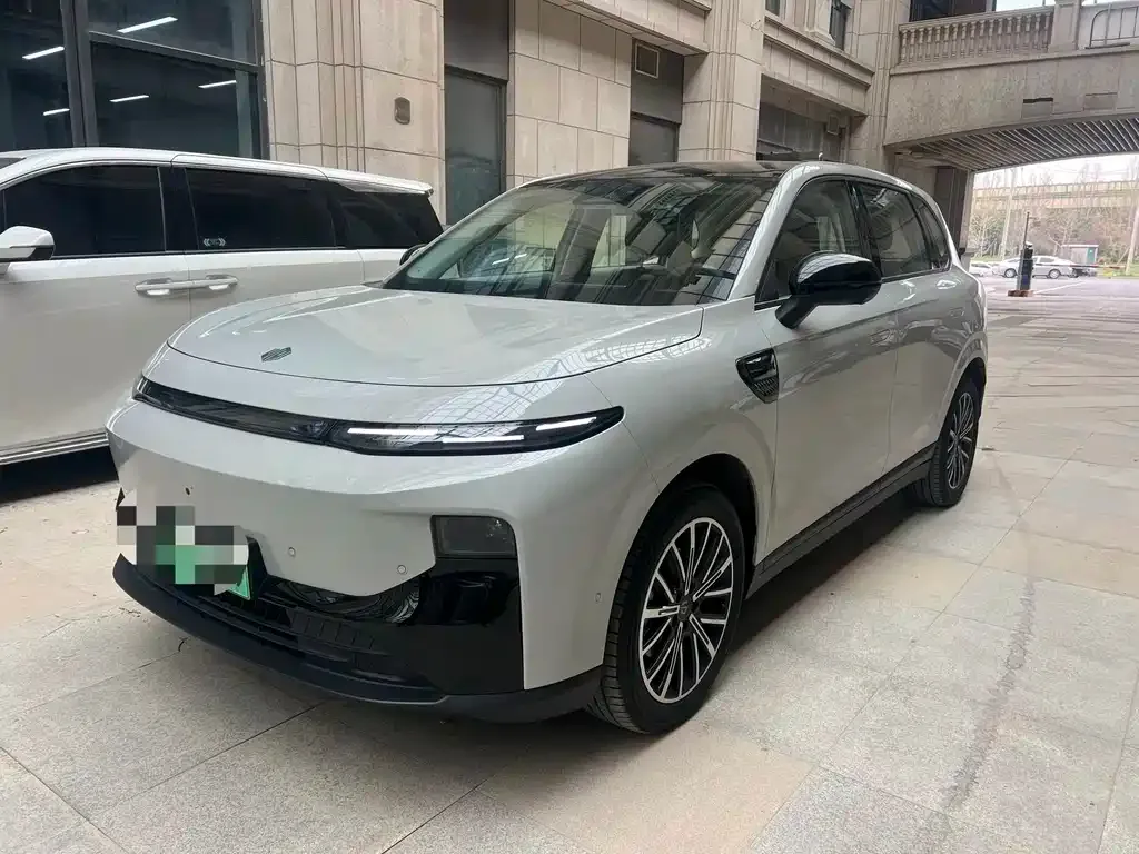 Leapmotor B10