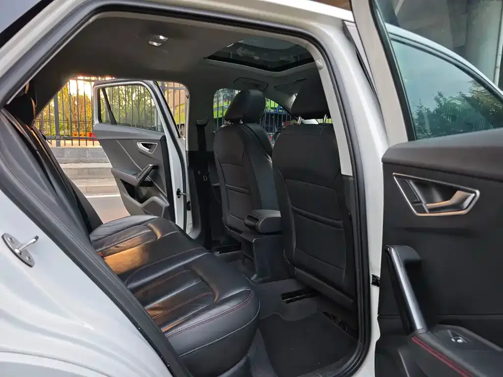 Audi Q2L 2023 из CN, фото 3
