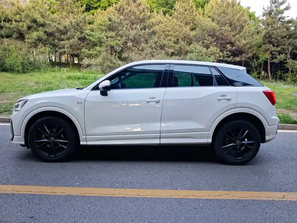 Audi Q2L 2023 из CN, фото 10