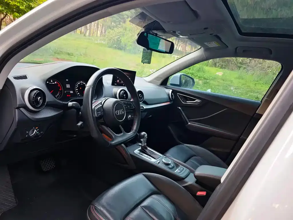 Audi Q2L 2023 из CN, фото 7