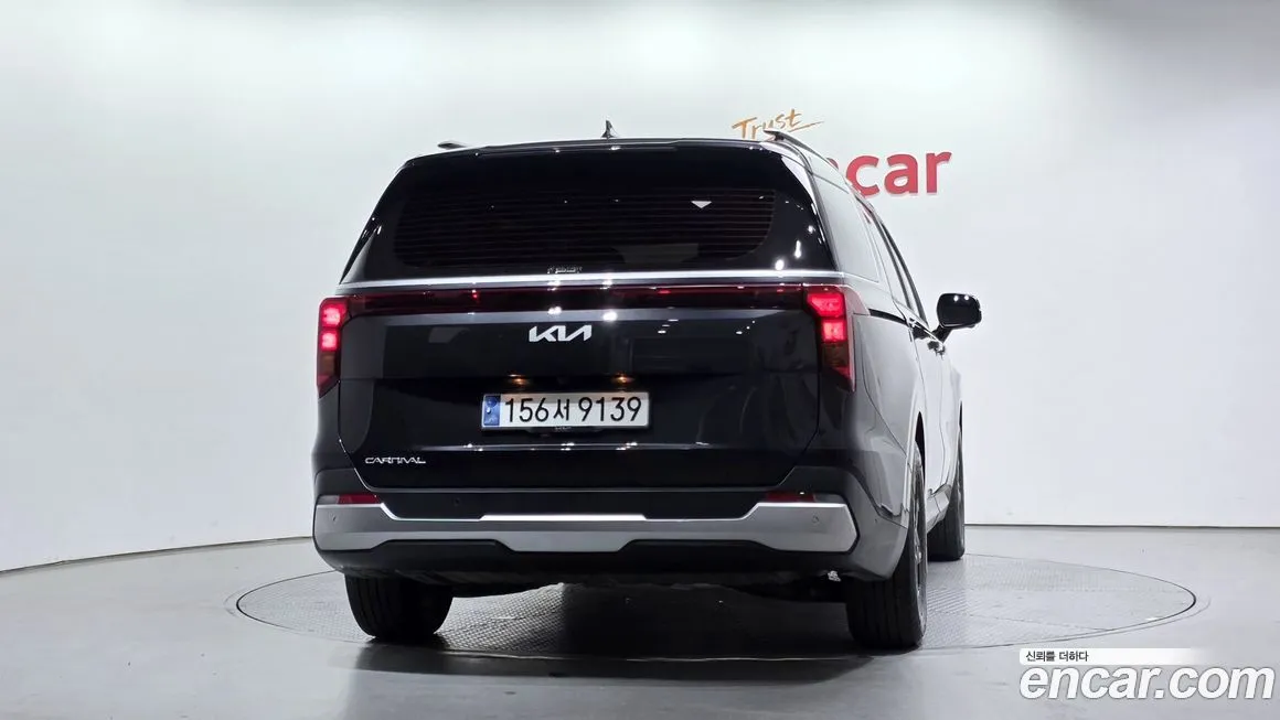 Kia Carnival — фото 4