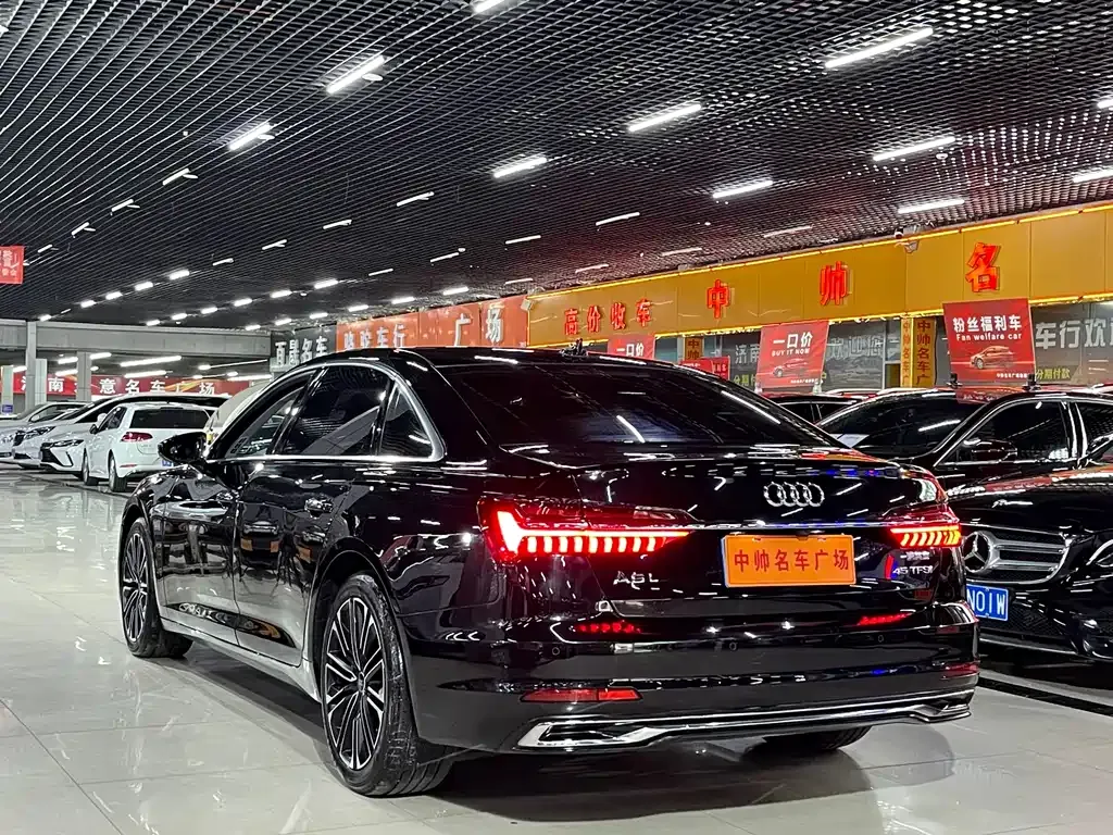 Audi A6L — фото 10