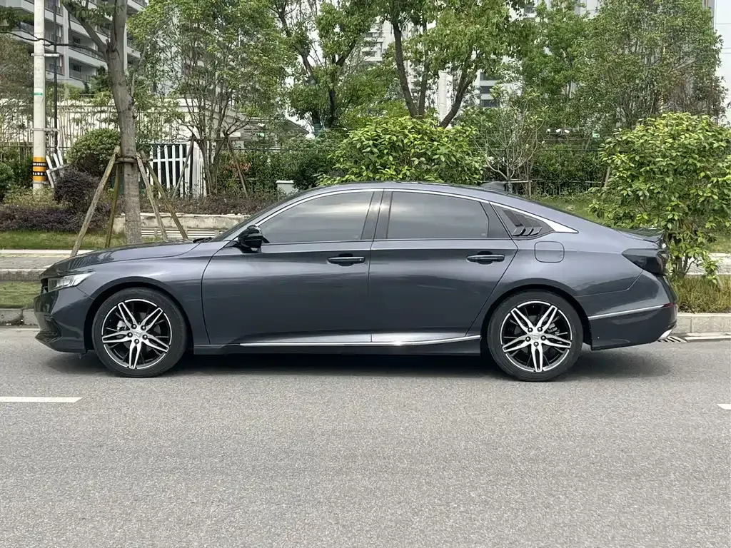 Honda Accord — фото 8