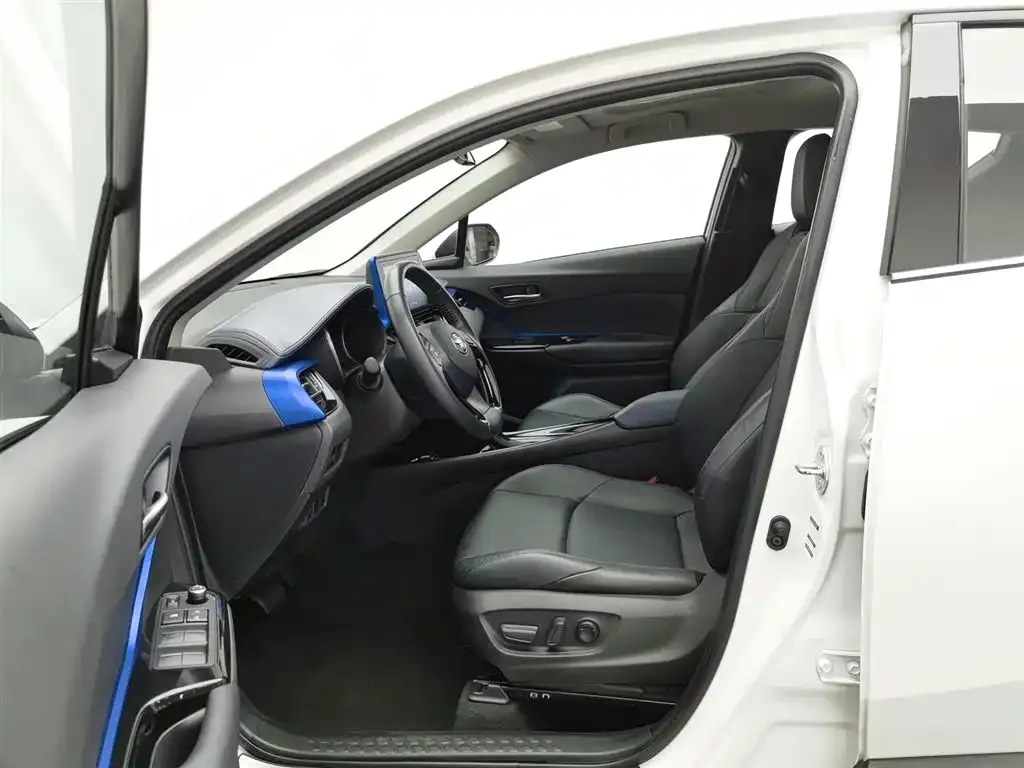 Toyota C-HR 2023 из CN, фото 5