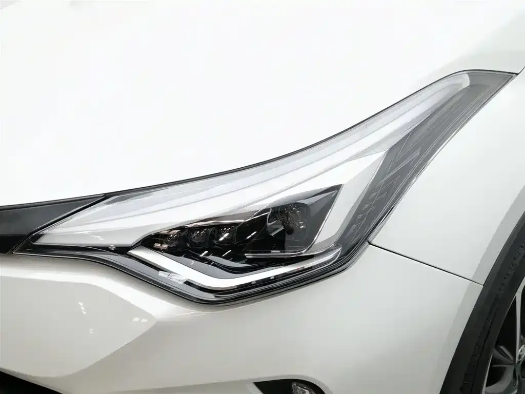 Toyota C-HR 2023 из CN, фото 8
