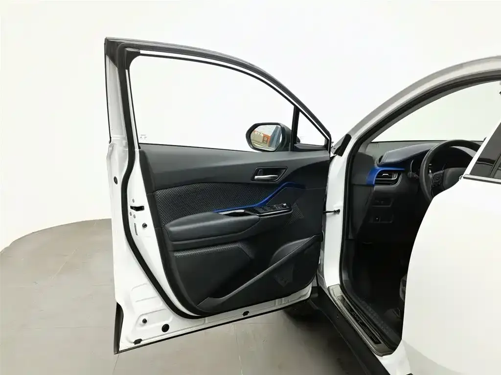 Toyota C-HR 2023 из CN, фото 6