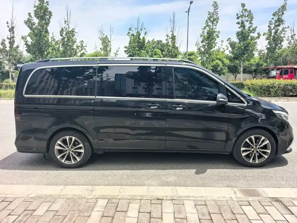 Mercedes-Benz V-Class 2022 из CN, фото 5