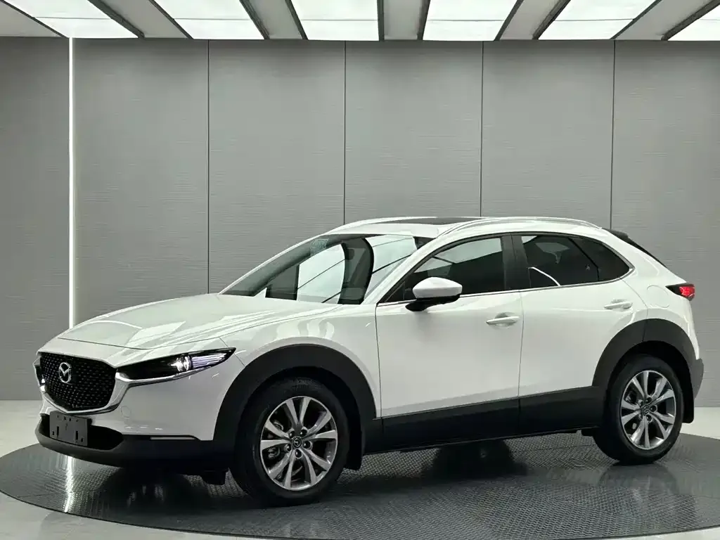 Mazda CX-30 — фото 1