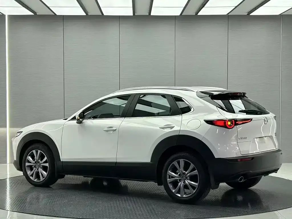 Mazda CX-30 — фото 10