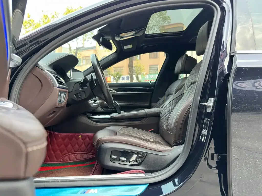 BMW 7 Series 2022 из CN, фото 9