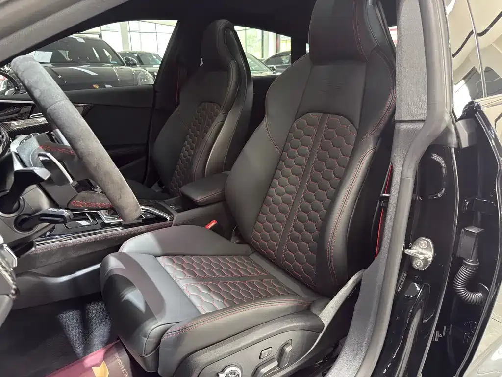 Audi RS 5 2025 из CN, фото 3