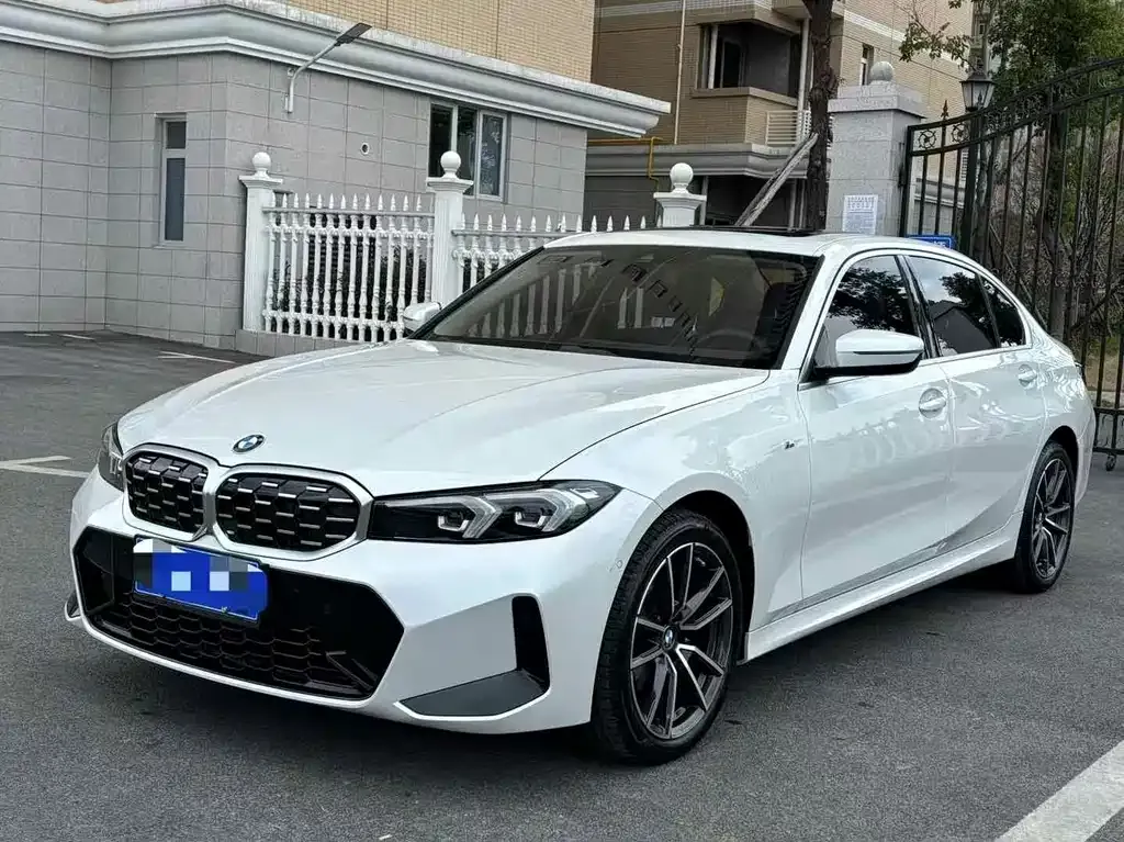BMW 3 Series 2022 из CN, фото 1