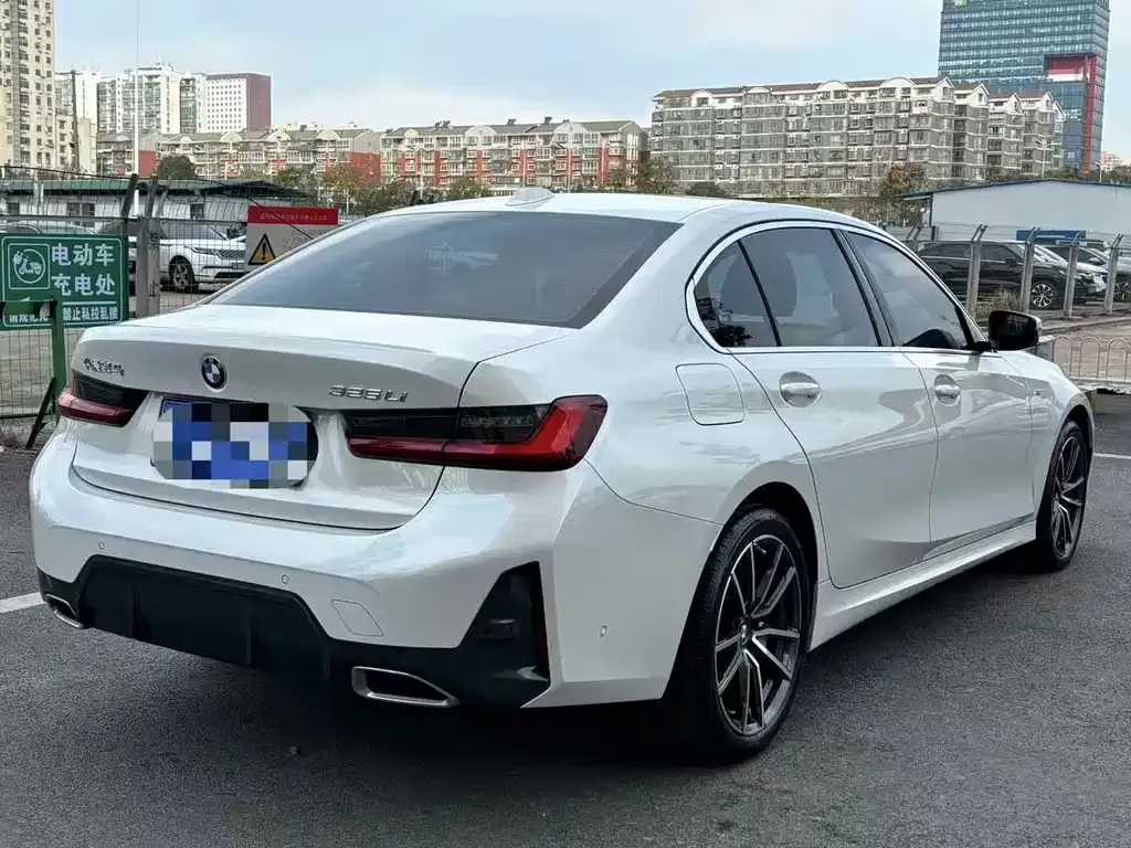 BMW 3 Series 2022 из CN, фото 2