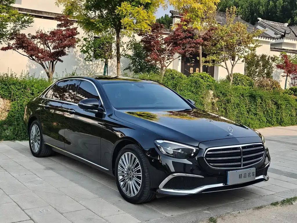 Mercedes-Benz E-Class — фото 9