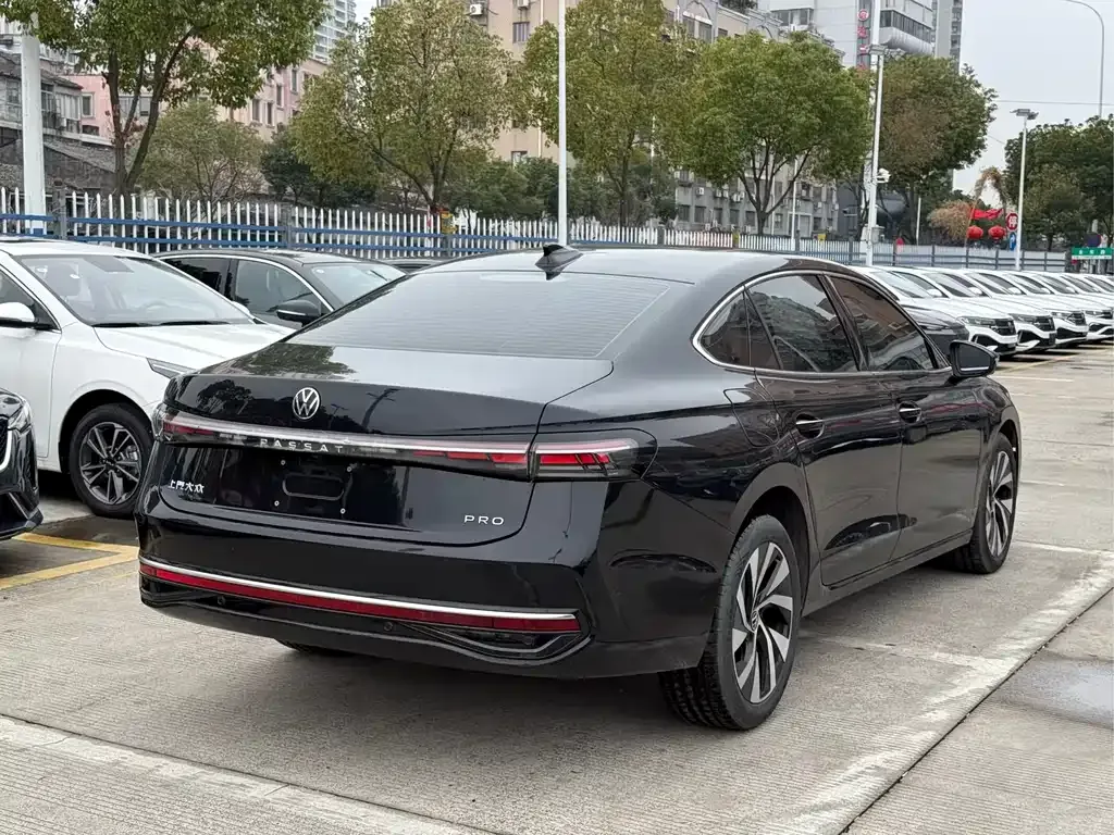 Volkswagen Passat — фото 8