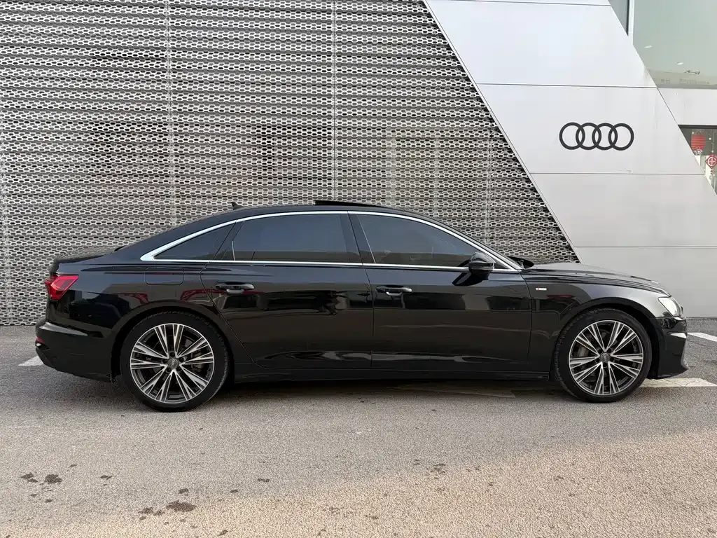 Audi A6L — фото 9