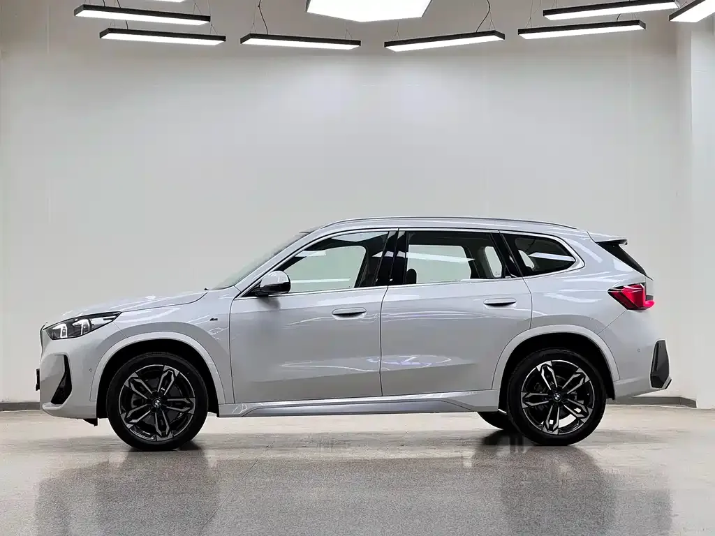 BMW X1 — фото 5