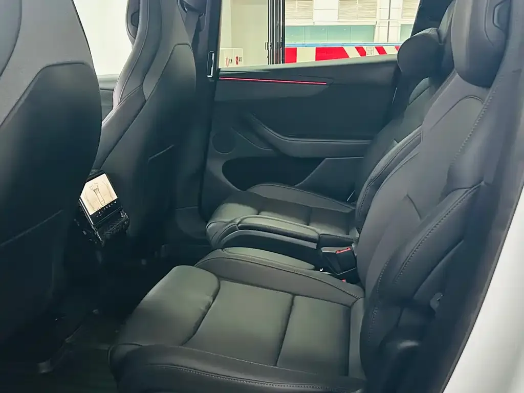 Tesla Model Y L 2025 из CN, фото 2