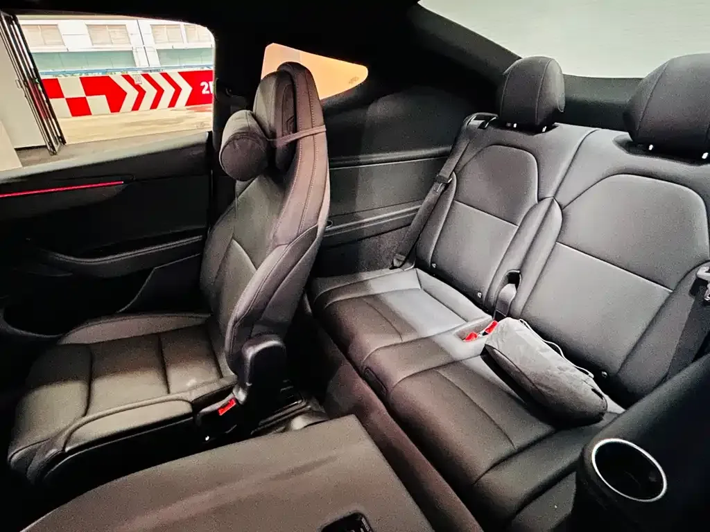 Tesla Model Y L 2025 из CN, фото 10