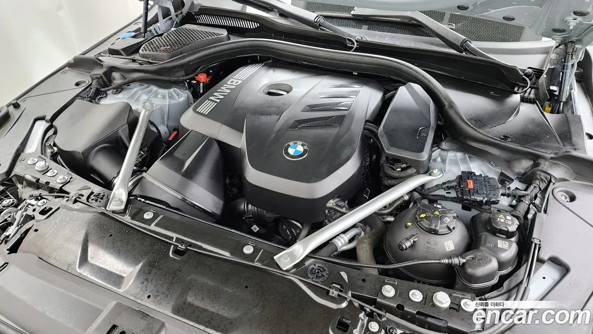 BMW 5-Series 2025 из KR, фото 10