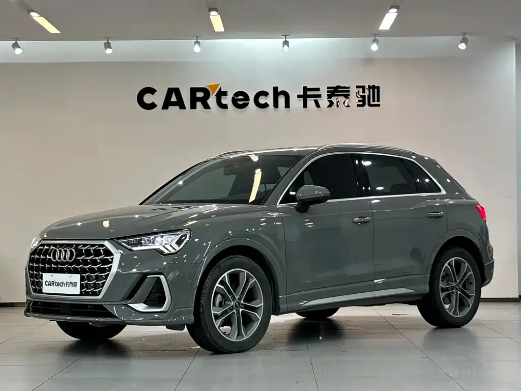 Audi Q3 — фото 1