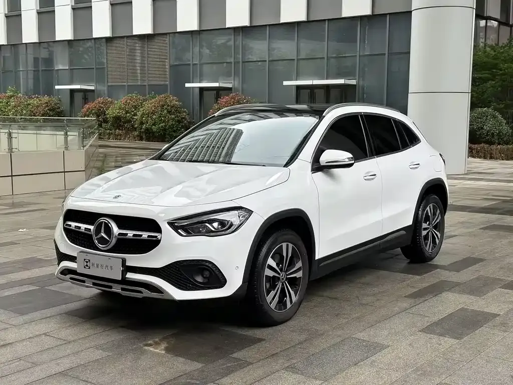 Mercedes-Benz GLA — фото 1