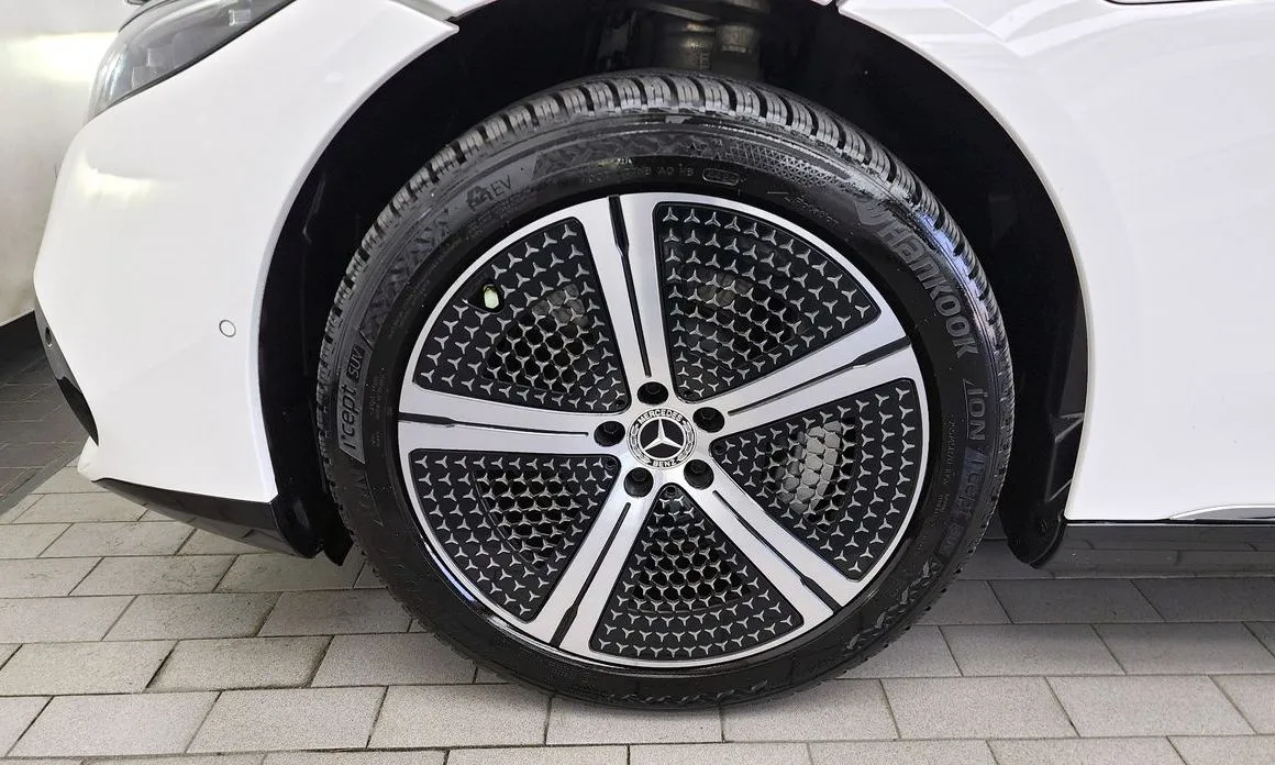 Mercedes-Benz EQS — фото 10