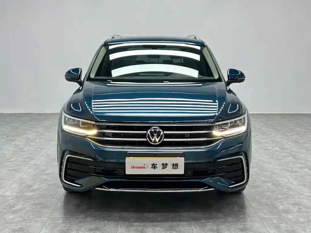 Volkswagen Tiguan L — фото 7