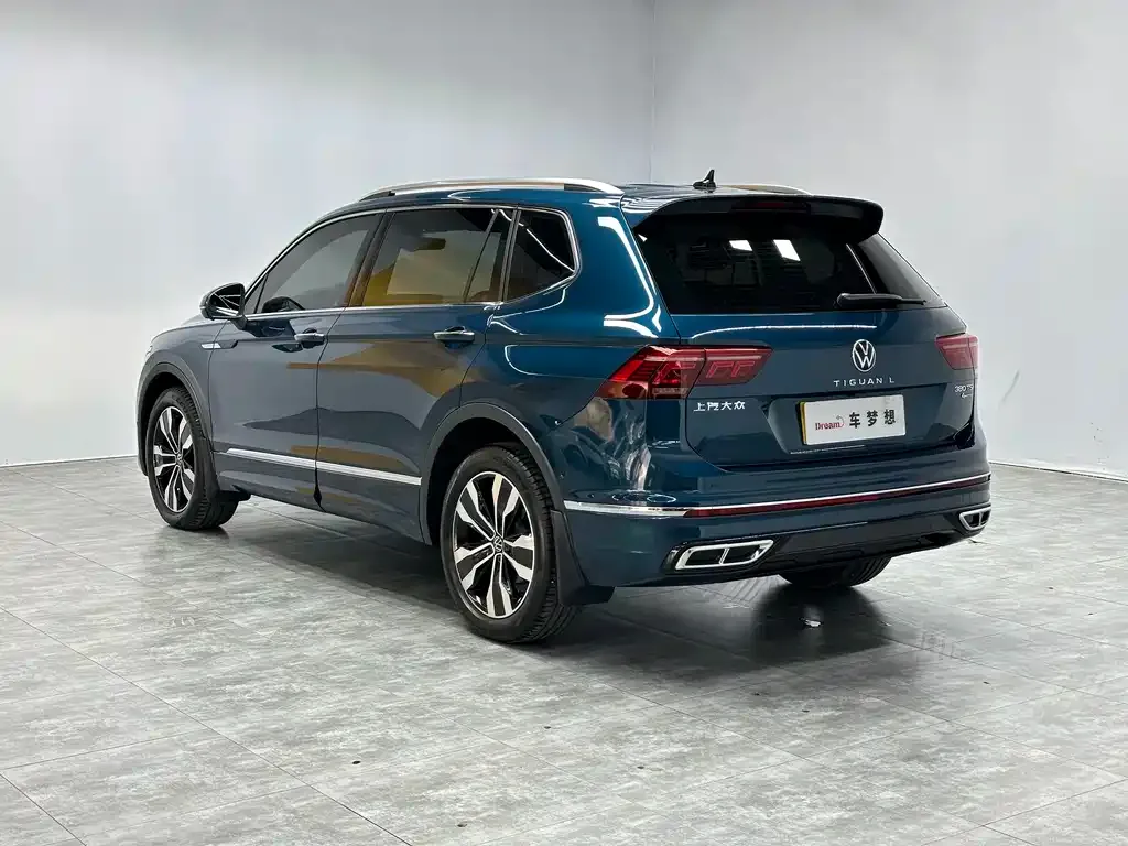Volkswagen Tiguan L — фото 8
