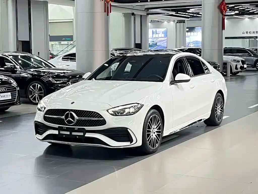 Mercedes-Benz C-Class — фото 1