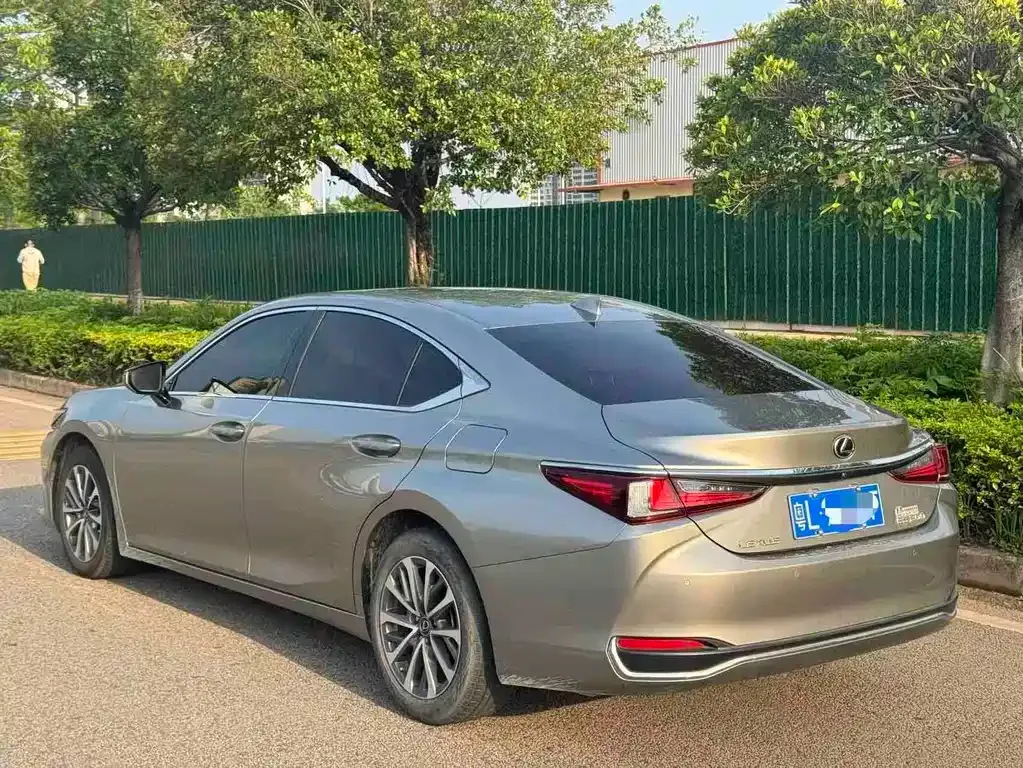 Lexus ES — фото 3