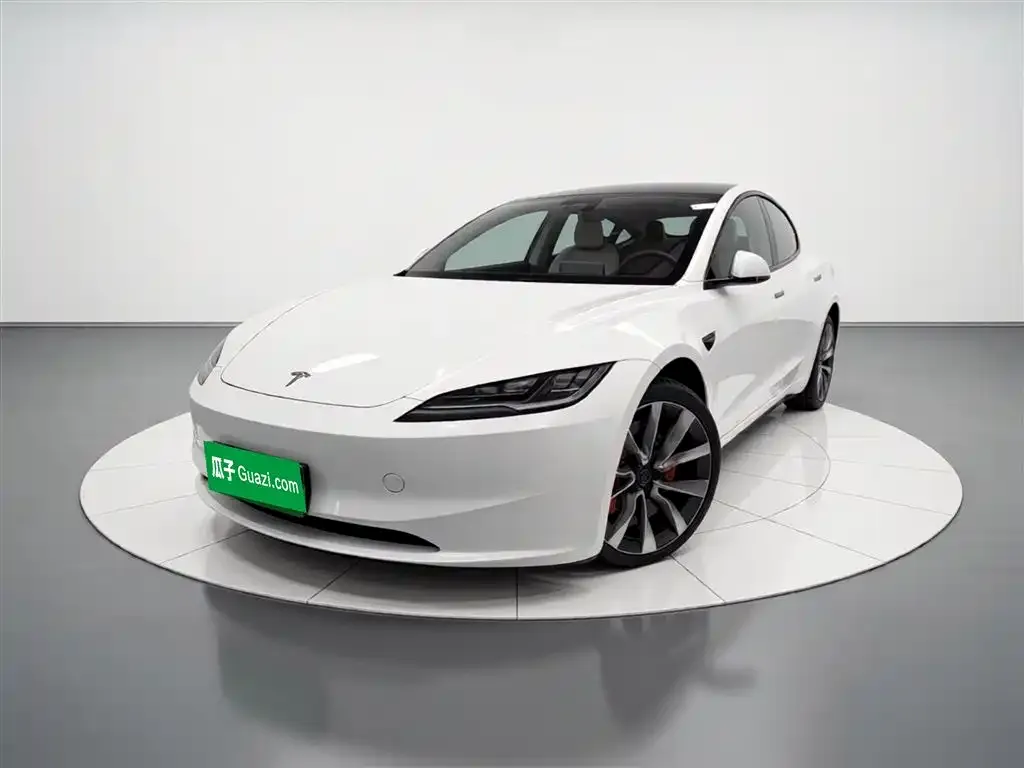 Tesla Model 3 — фото 1