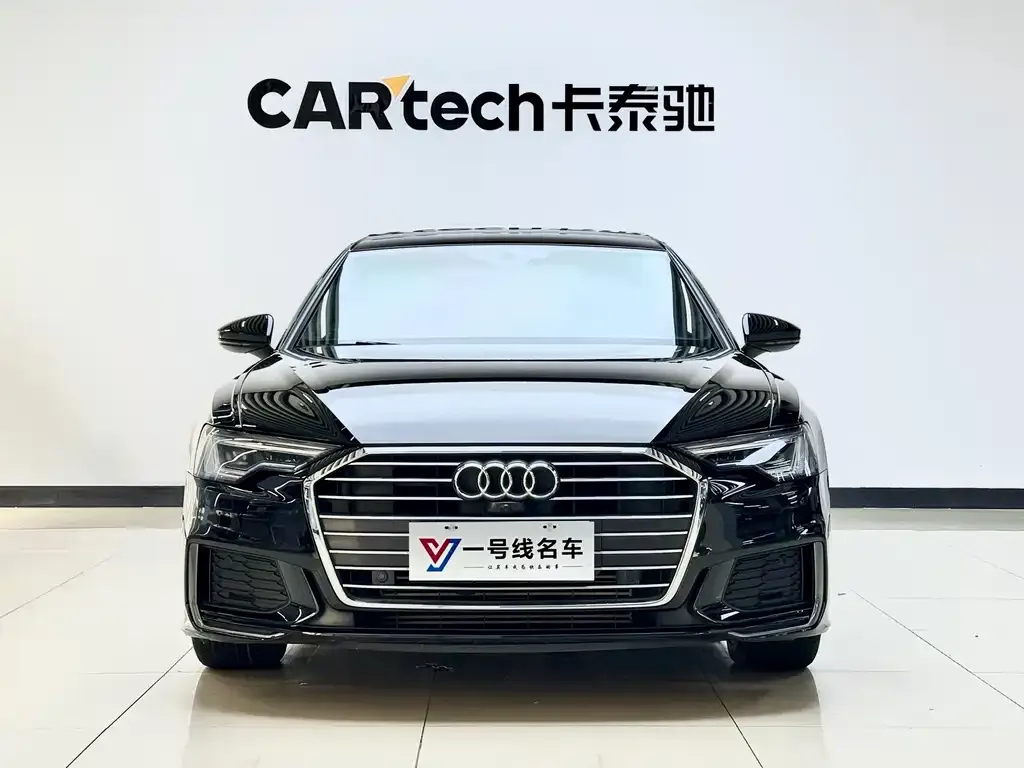 Audi A6L — фото 1