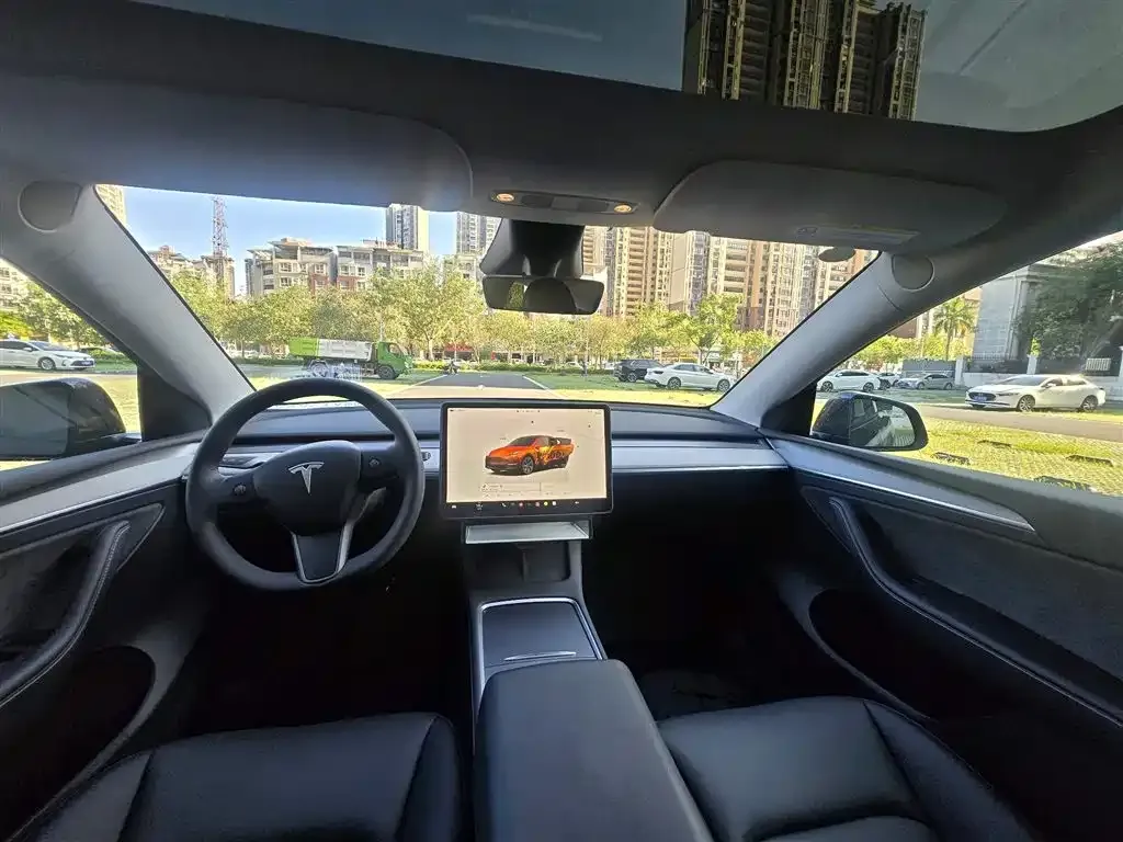 Tesla Model Y — фото 4