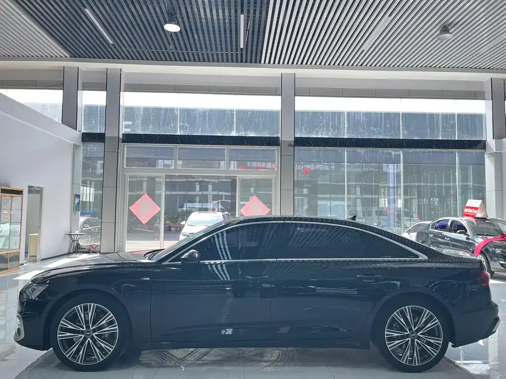 Audi A6L — фото 2
