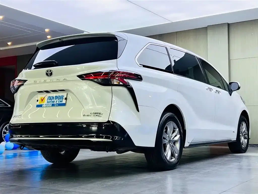 Toyota Sienna 2025 из CN, фото 8