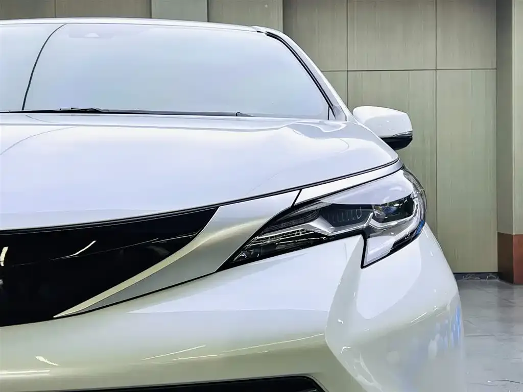 Toyota Sienna 2025 из CN, фото 2