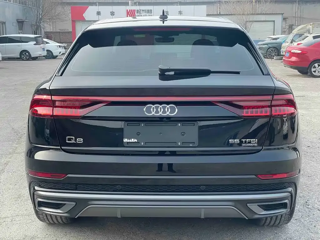 Audi Q8 — фото 5