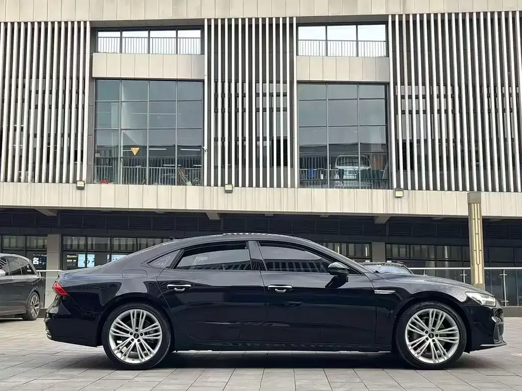 Audi A7L 2024 из CN, фото 9
