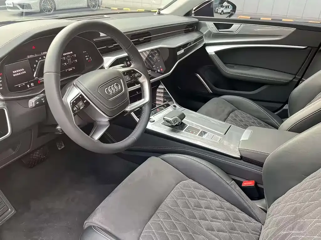 Audi A7L 2024 из CN, фото 6